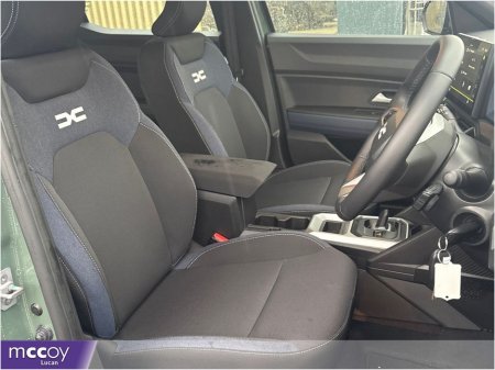 2025 Dacia Duster * JUST ARRIVED * DACIA DUSTER EXPRESSION HEV * LOW RATE FINANCE * DACIA WARRANTY TO 2028 * €30,950 thumbnail
