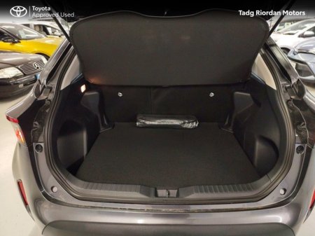 2025 Toyota Yaris Cross LUNA €30,950 thumbnail