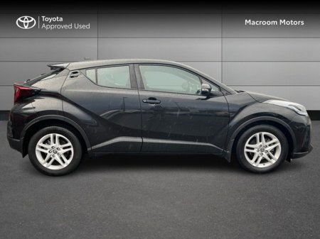 2023 Toyota C-HR  €28,500 thumbnail