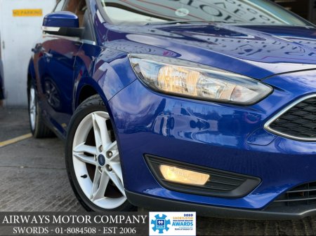 2016 Ford Focus - thumbnail 19