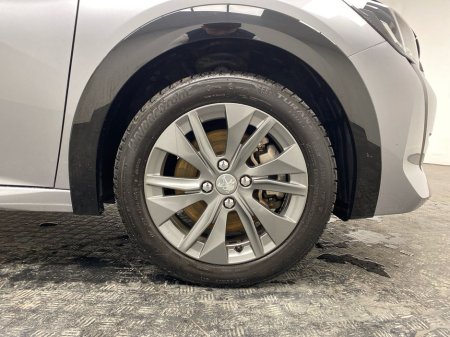 2022 Peugeot 208 - thumbnail 5