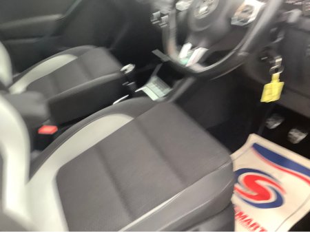 2014 Volkswagen Tiguan - view 2