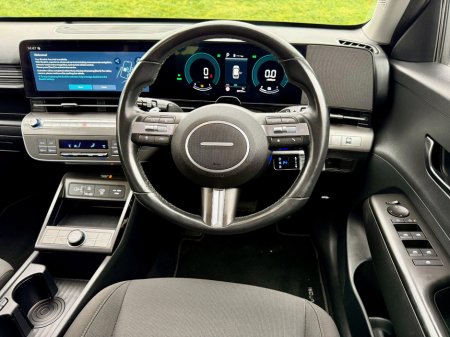 2024 Hyundai Kona 1.6 HYBRID Signature Auto €30,950 thumbnail