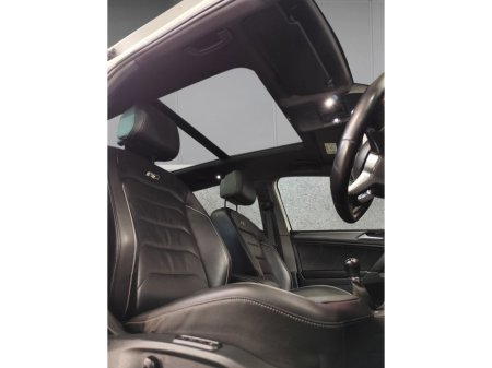 2018 Volkswagen Tiguan 2.0 TDI R-LINE 4MOTION €28,750 thumbnail