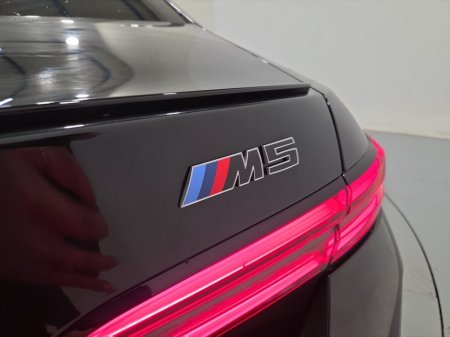 2026 BMW M5  thumbnail