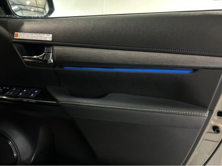 2022 Toyota Hilux INVINCIBLE X D-4D 4WD INVINCIBLE DCB €42,500 thumbnail