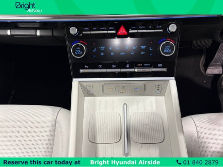 2025 Hyundai Santa Fe PHEV PREMIUM €64,950 thumbnail