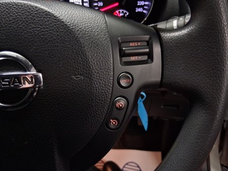 2013 Nissan Qashqai - thumbnail 8