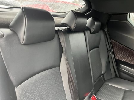 2019 Toyota C-HR 1.8 HYBRID AUTO LOW KM FULL LEATHER €19,950 thumbnail