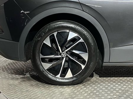 2022 Volkswagen ID.4 Life 77kWh 204HP - Parking Sensors - Sat Nav - Climate Control - Heated Seats - Keyless Seats - Apple CarPlay/Android Auto €23,950 thumbnail