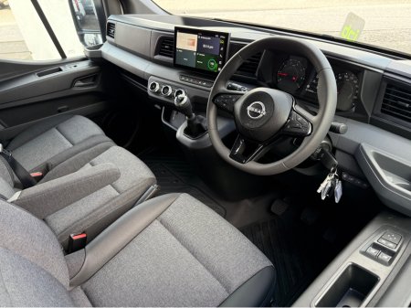 2026 Nissan Interstar Free Towbar & Ply-lining L3H2 150 bhp SV Premium €35,976