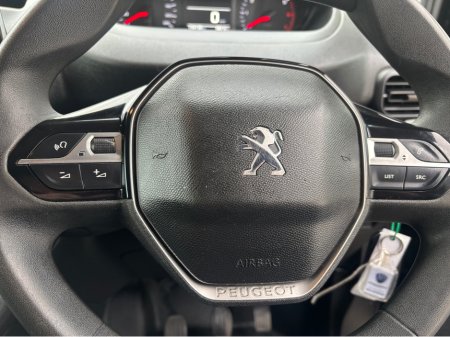 2021 Peugeot Partner - thumbnail 8