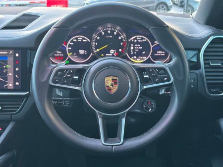 2022 Porsche Cayenne Coupe 3.0 V6 e-hybrid €73,995 thumbnail