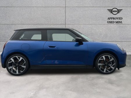 2024 MINI Hatch - view 3