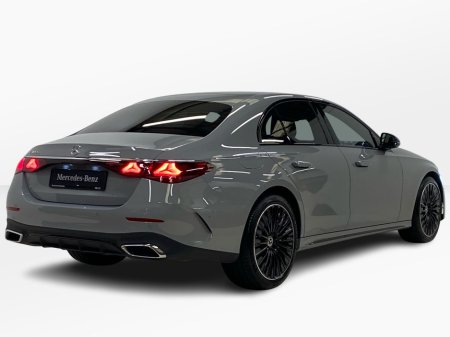 2025 Mercedes-Benz E Class - thumbnail 3