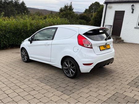 2017 Ford Fiesta 1.5tdci Sport €9,995