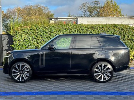 2025 Land Rover Range Rover P460e 3.0 HYBRID // PANORAMIC SUNROOF // MERIDIAN SOUND SYSTEM // ADAPTIVE AIR SUSPENSION // VARIOUS OFF-ROAD DRIVING MODES €144,950