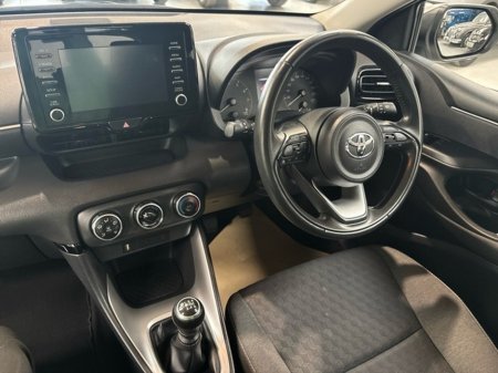 2024 Toyota Yaris - thumbnail 8