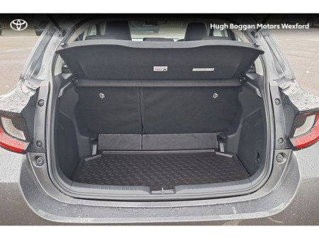 2023 Toyota Yaris HYBRID LUNA,RIDICOUSLY LOW MILEAGE! €23,995 thumbnail