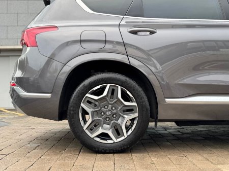 2023 Hyundai Santa Fe 1.6 PHEV 4WD Executive Plus Auto - Plug in Hybrid €49,995 thumbnail