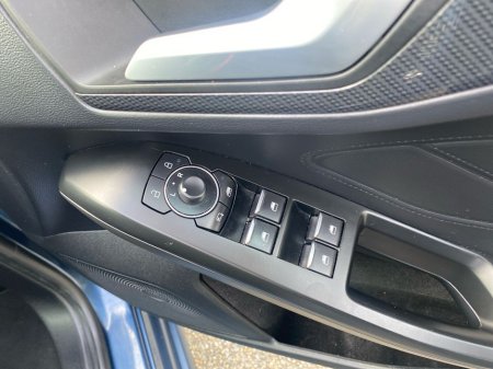 2022 Ford Focus - thumbnail 11