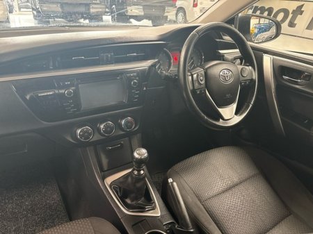 2016 Toyota Corolla - thumbnail 8