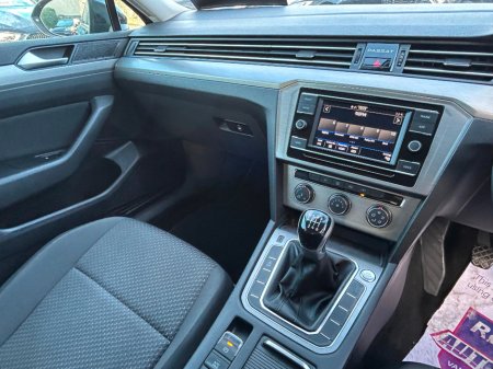 2020 Volkswagen Passat - thumbnail 19