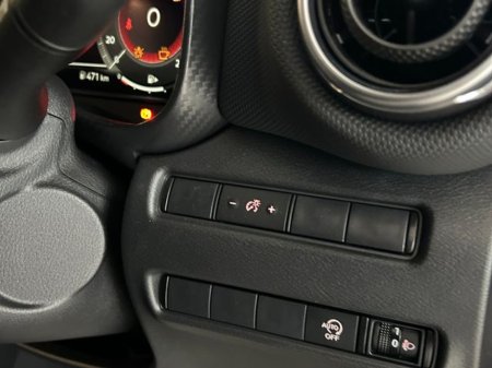 2025 Nissan Juke - thumbnail 23