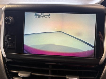 2017 Peugeot 208 - thumbnail 8