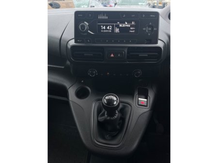 2021 Peugeot Partner  thumbnail