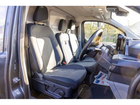 2024 Ford Transit Custom TRANSIT CUSTOM 320 L LIMIT 2.0 T €40,950 thumbnail