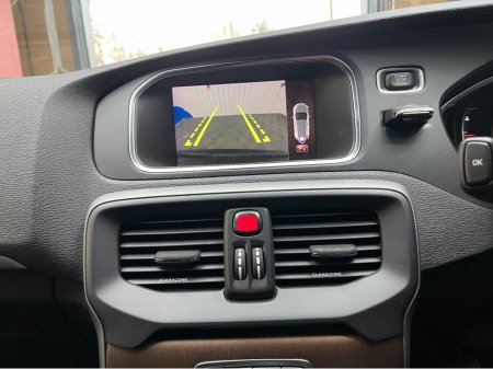 2018 Volvo V40 €16950! 2018 VOLVO V40 D4 NAVI ED 2.0 AUTOMATIC / REVERSE CAMERA / CRUISE CONTROL €16,950 thumbnail