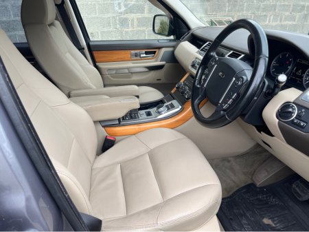 2013 Land Rover Range Rover 3.0 V6 DIESEL SE 4DR AUTO €15,999 thumbnail