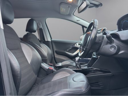 2017 Peugeot 2008 - thumbnail 10