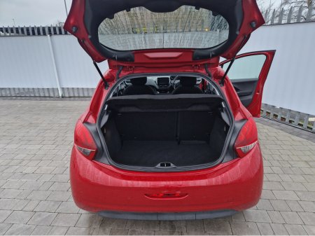 2017 Peugeot 208 1.2 PETROL AUTO €10,995 thumbnail