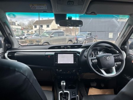 2024 Toyota Hilux - thumbnail 8