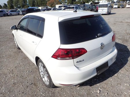 2015 Volkswagen Golf 1.4 Highline €13,950 thumbnail