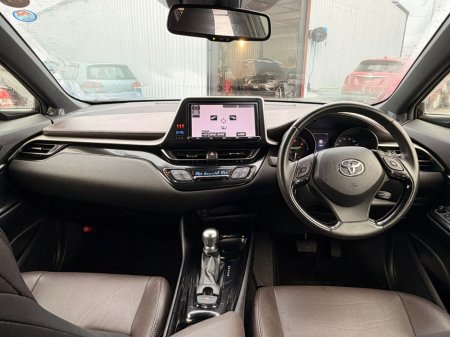 2017 Toyota C-HR  €19,000 thumbnail