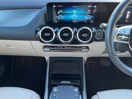 2022 Mercedes-Benz GLA Class - thumbnail 11