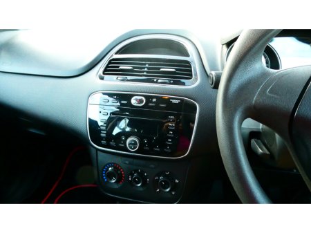 2015 Fiat Punto POP 1.2 4DR €4,950 thumbnail