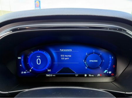 2021 Ford Focus - thumbnail 3