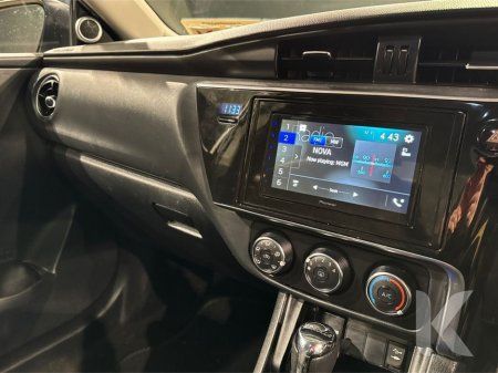 2017 Toyota Corolla - thumbnail 21