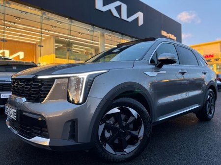 2025 Kia Sorento 1.6 Plug In Hybrid (7 Seats) €59,995 thumbnail