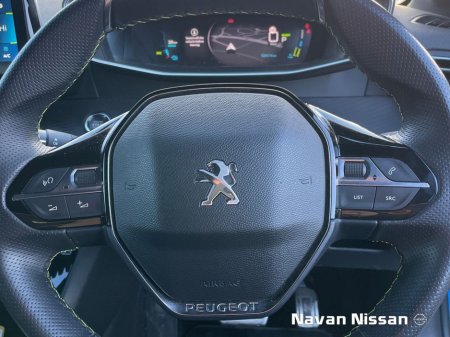 2023 Peugeot 208 Electric 136bhp (50 kWh) GT €19,950 thumbnail