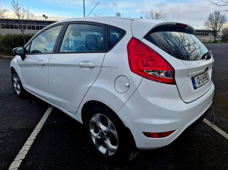 2012 Ford Fiesta - thumbnail 3