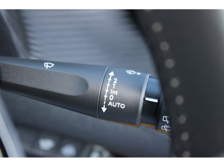 2022 Peugeot 208 - thumbnail 24