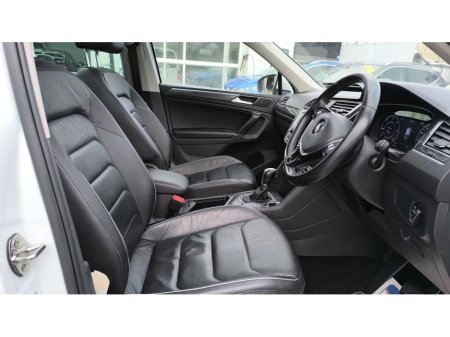 2017 Volkswagen Tiguan - thumbnail 9