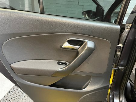 2015 Volkswagen Polo 2015 auto €10,495 thumbnail