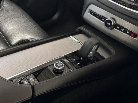 2022 Volvo XC90 2.0 T8**7 SEATER**BLACK LEATHER INTERIOR**FRONT HEATED ELECTRIC MEMORY SEATS**HEATED MULTIFUNCTIONAL STEERING WHEEL**TOUCH SCREEN DIGITAL MEDIA DISPLAY**REVERSE CAMERA*KEYLESS START*ELECTRIC TAILGATE* €53,995 thumbnail