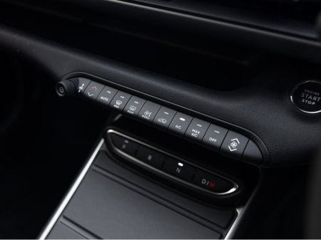 2026 Jeep Avenger HYBRID ALTITUDE 1.2 AT €33,995 thumbnail